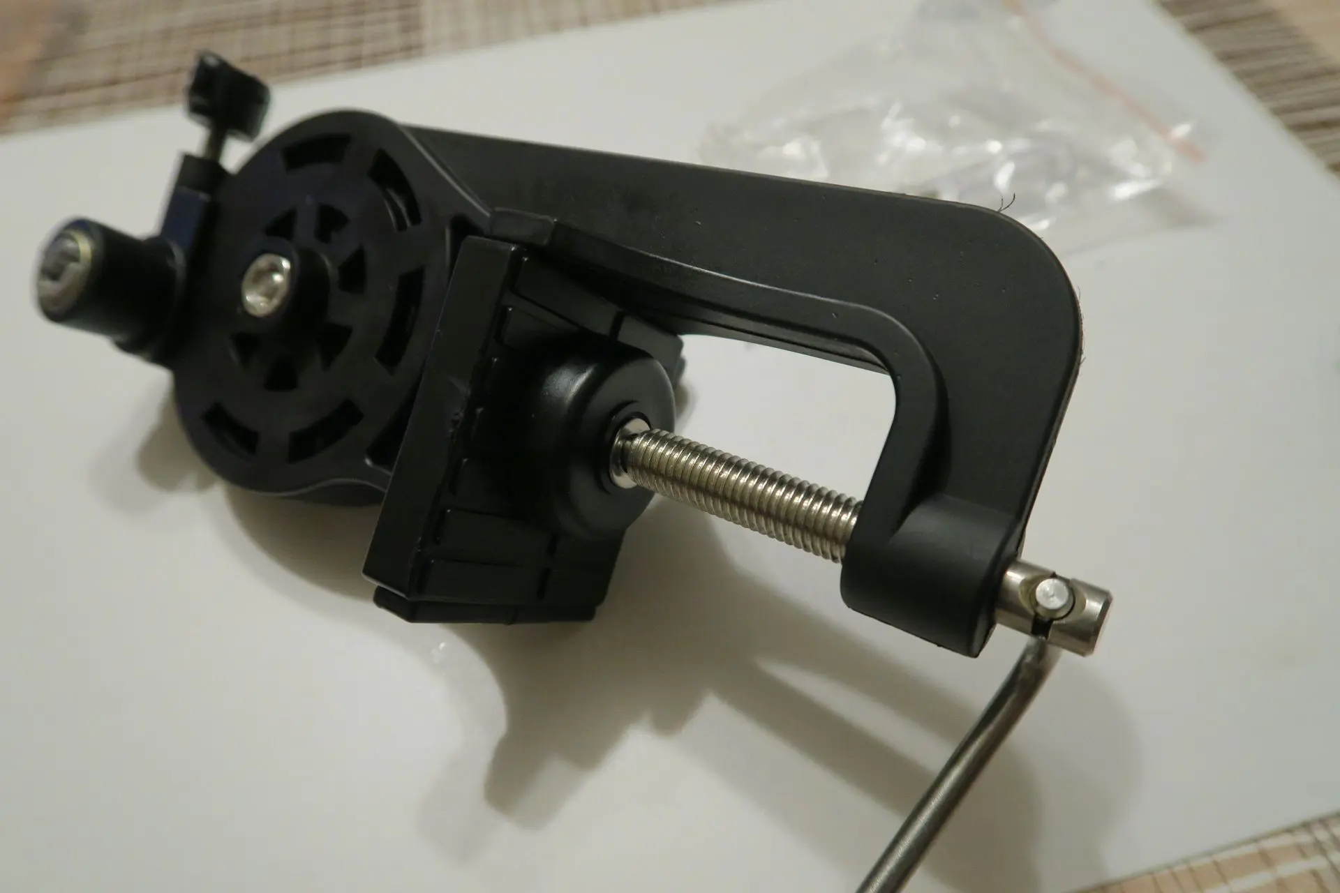 Body clamp mechanism